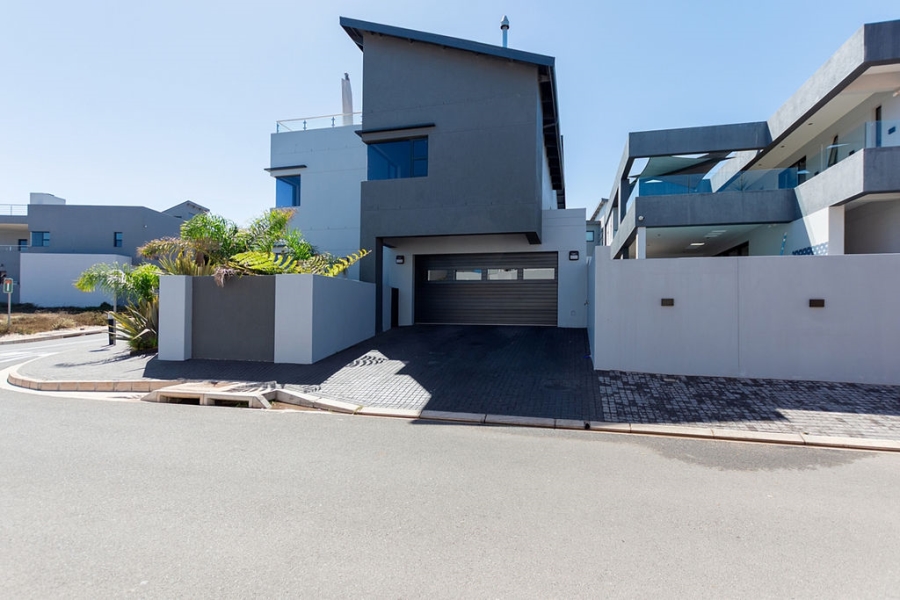 3 Bedroom Property for Sale in Calypso Beach Western Cape